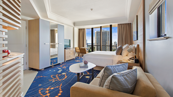 Marriott Vacation Club at Surfers Paradise – Deluxe guestroom with a city view
